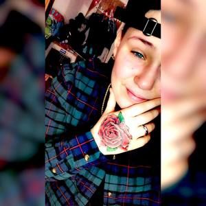 Meet your Posher, Katelyn